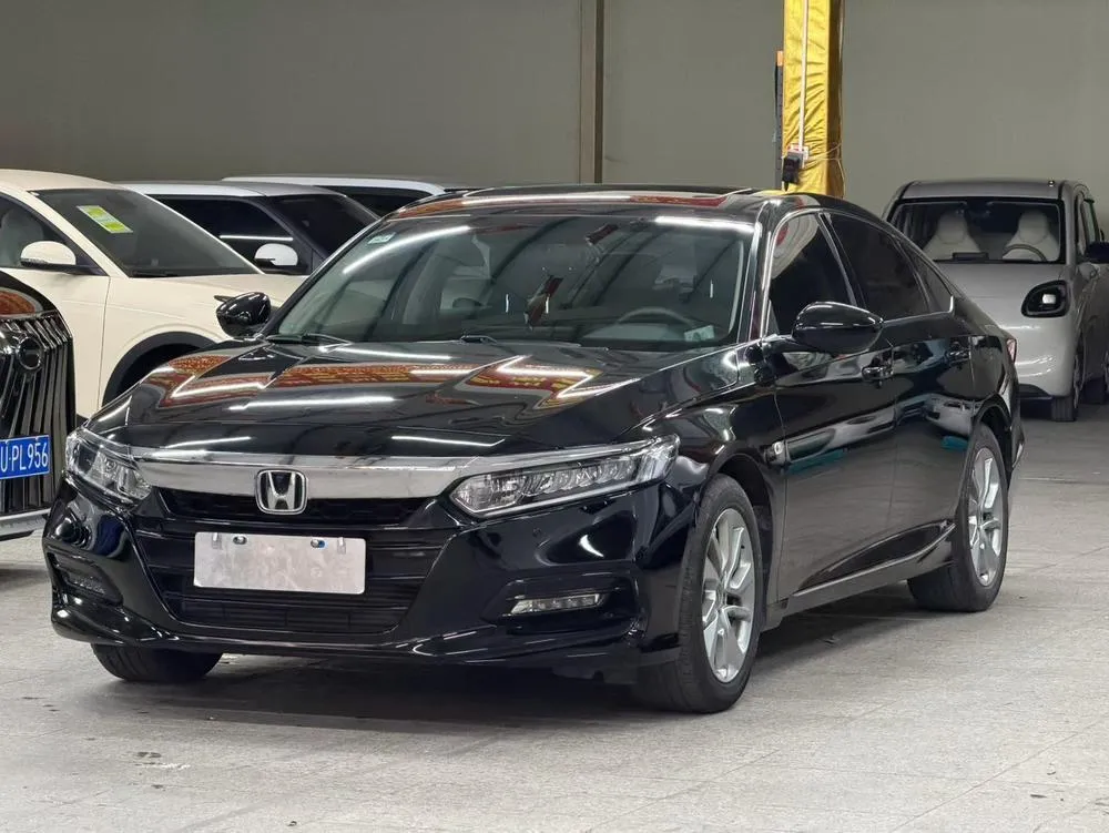 Honda Accord 230TURBO Comfort Edition CN6, 2018 — фото 1