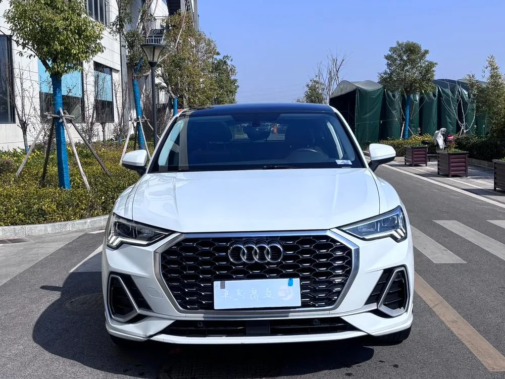 Audi Q3 Sportback 40 TFSI Fashion Version, 2020 — фото 1