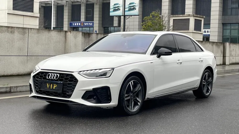 Audi A4L 40 TFSI Luxury Version, 2022 — фото 1