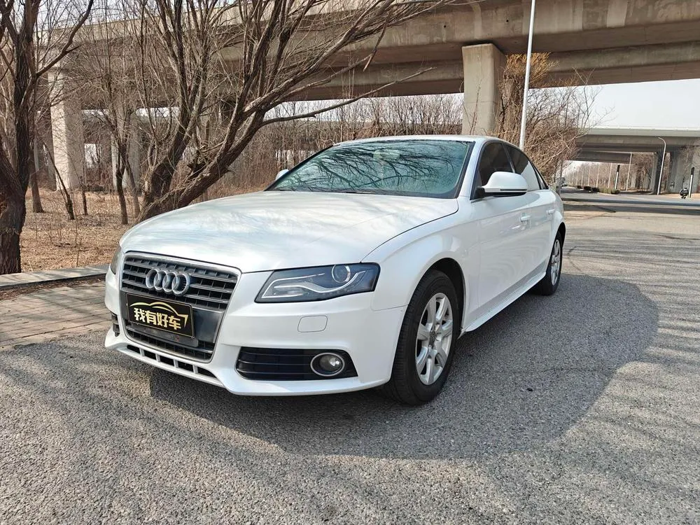 Audi A4L 2.0 TFSI Standard Version, 2011 — фото 1
