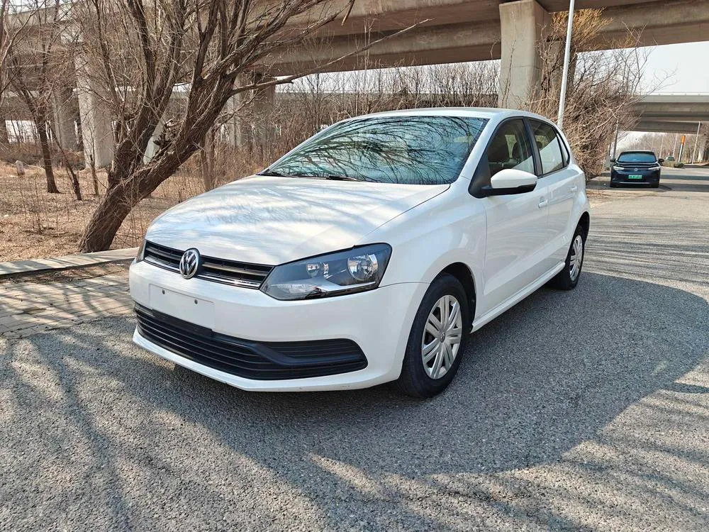 Volkswagen Polo 1.4L Manual Style Version, 2016 — фото 1