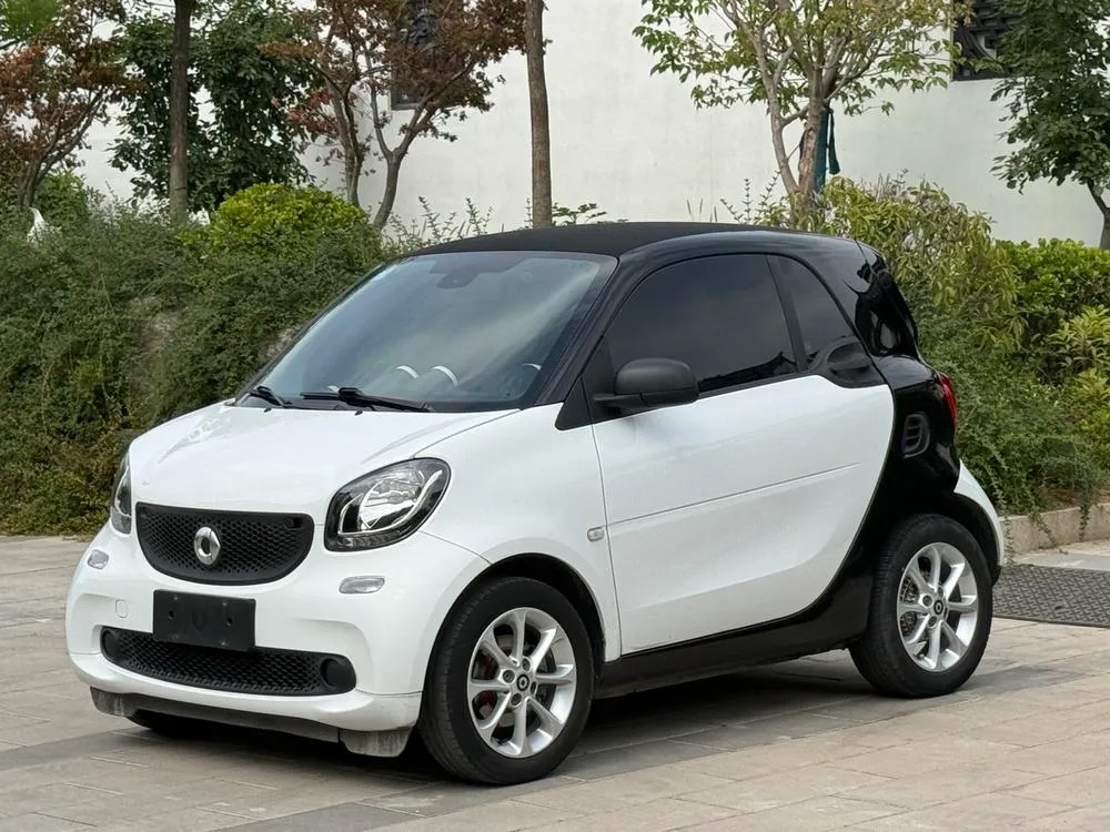 Smart fortwo 1.0L 52 Edition, 2015 — фото 1