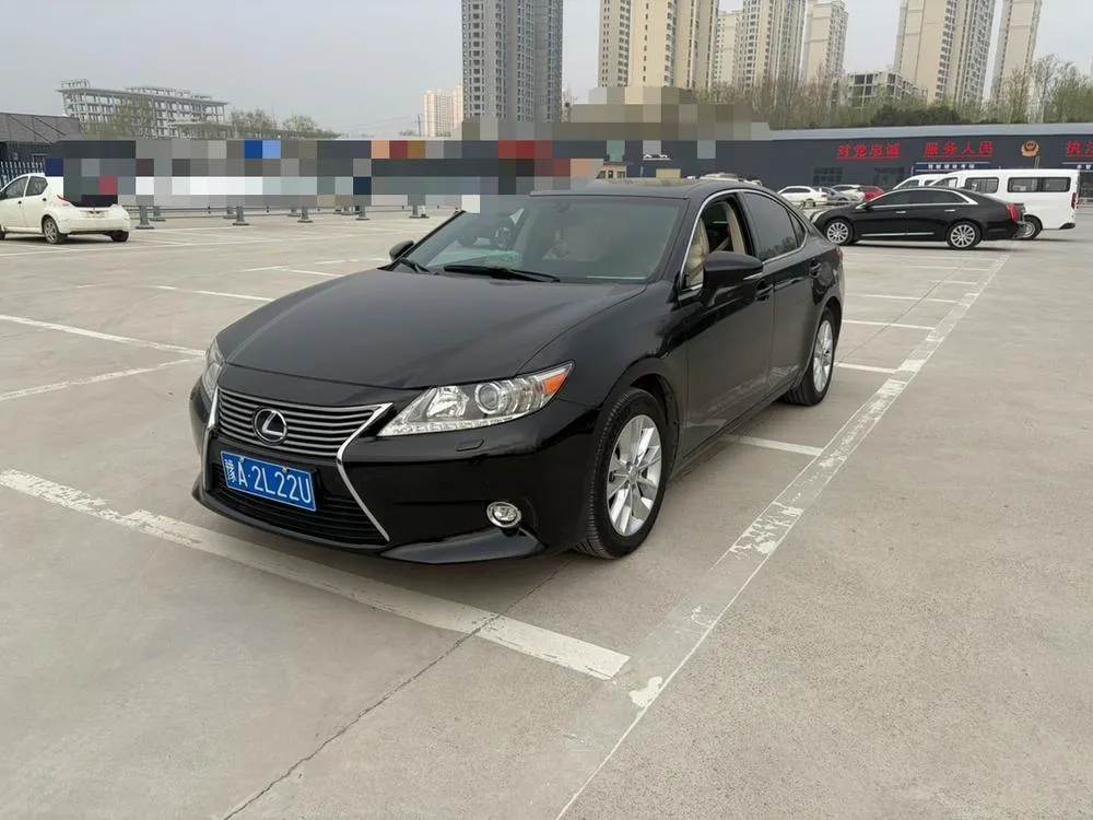 Lexus ES 300h Elite Edition, 2014 — фото 1