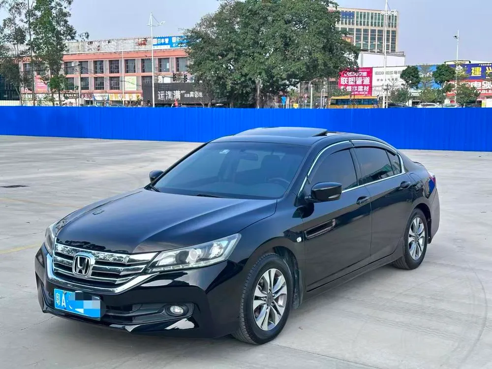 Honda Accord 2.0L LX Comfort Edition, 2015 — фото 1