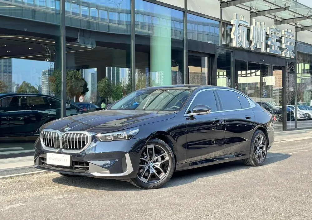 BMW 5-Series, 2024