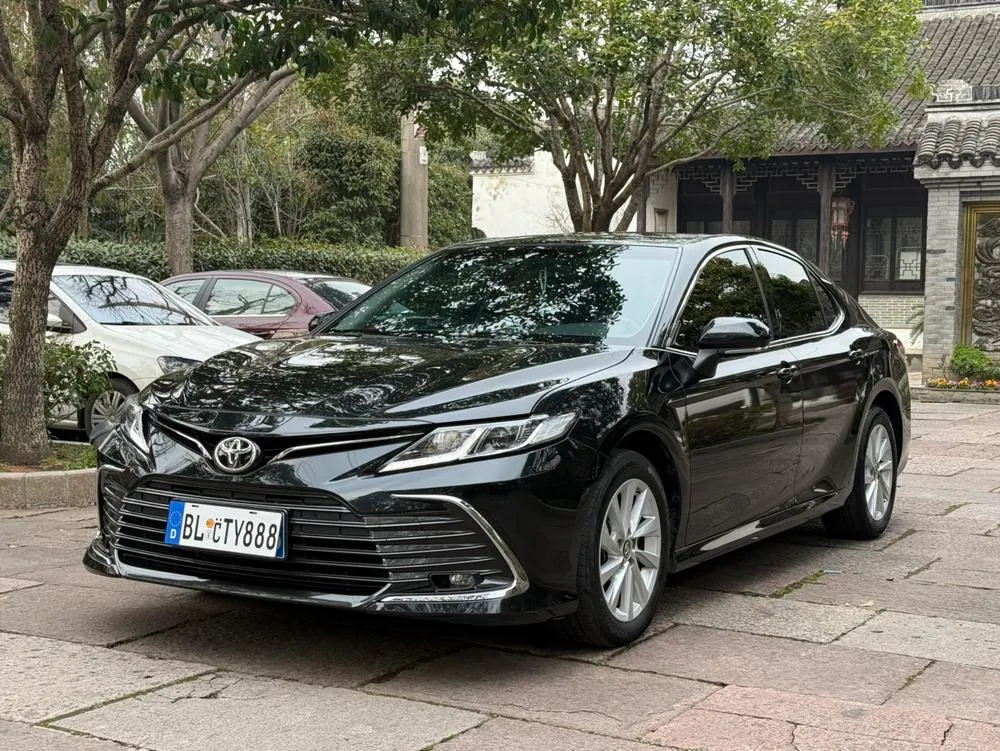 Toyota Camry 2.0GVP Leading Edition, 2022 — фото 1