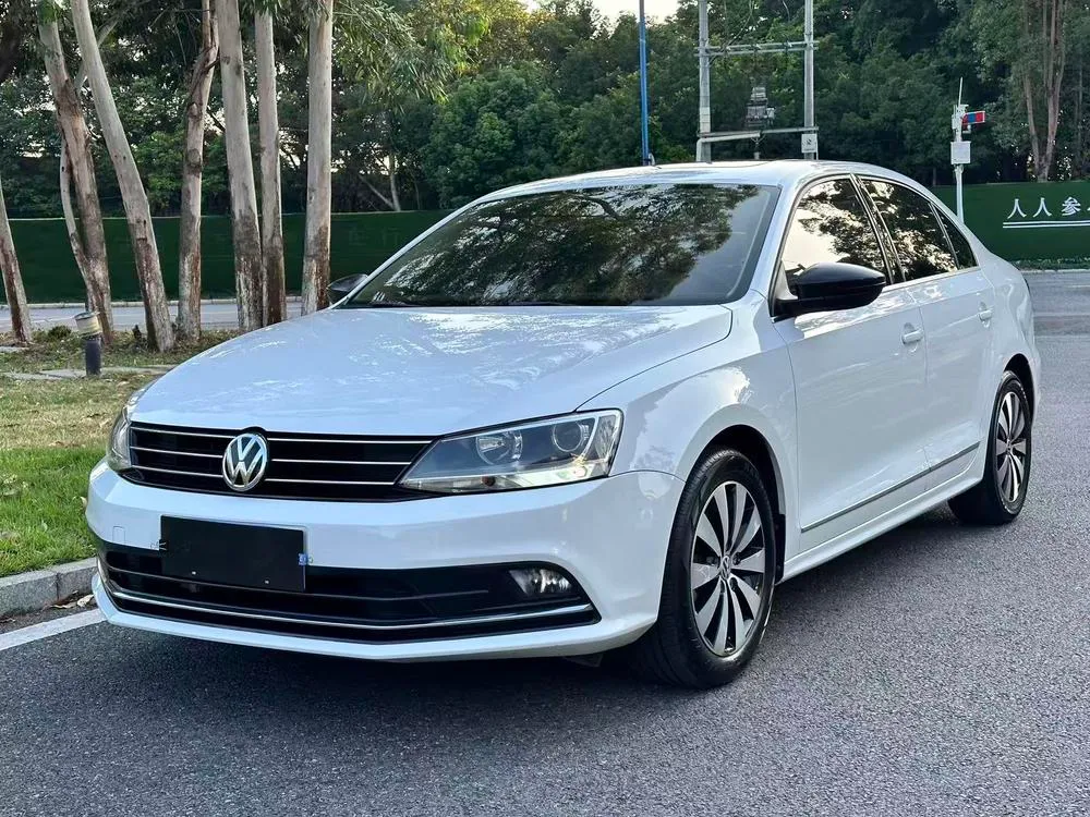 Volkswagen Sagitar 180TSI Auto Leading Version, 2017 — фото 1