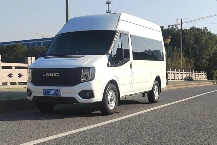 JMC Fushun 2.0T Manual Diesel Version 7 Seater, 2023 — фото 1