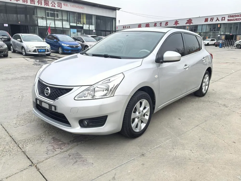 Nissan Tiida 1.6L CVT Smart Version, 2011 — фото 1