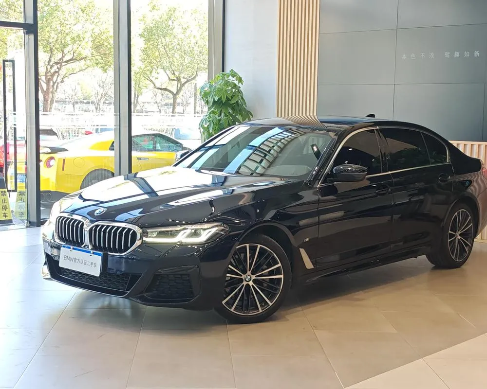 BMW 5-Series, 2022