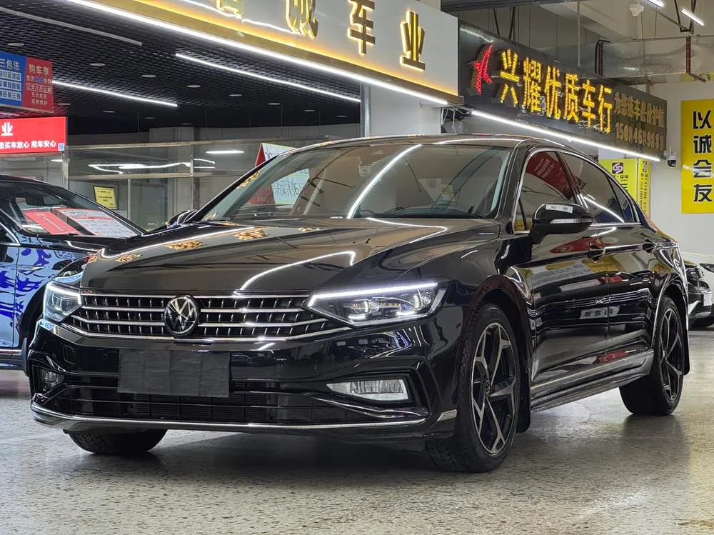 Volkswagen Magotan Model 330TSI DSG Luxury Version, 2025 — фото 1