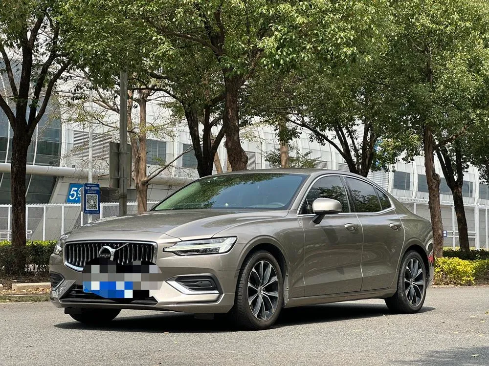 Volvo S60 T4 Luxury Edition, 2021 — фото 1