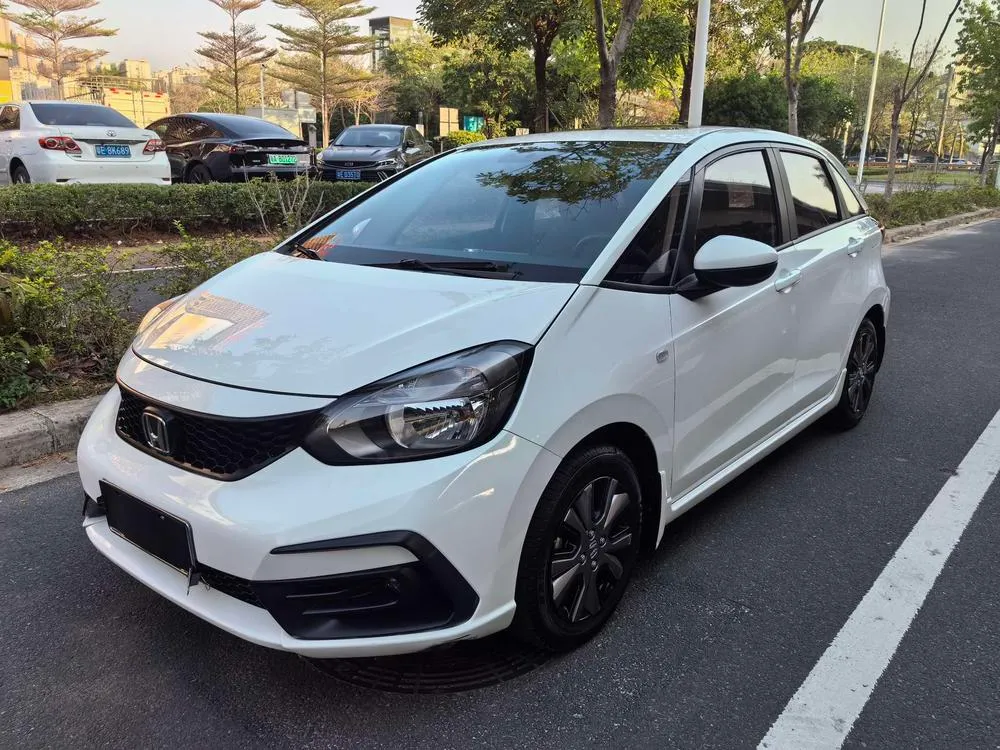 Honda Fit 1.5L CVT Trendy Sunroof Edition, 2022 — фото 1