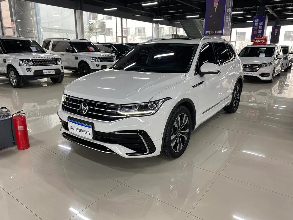Фольксваген Tiguan L 330TSI Auto 2WD R-Line Edition, 2022 — фото 1
