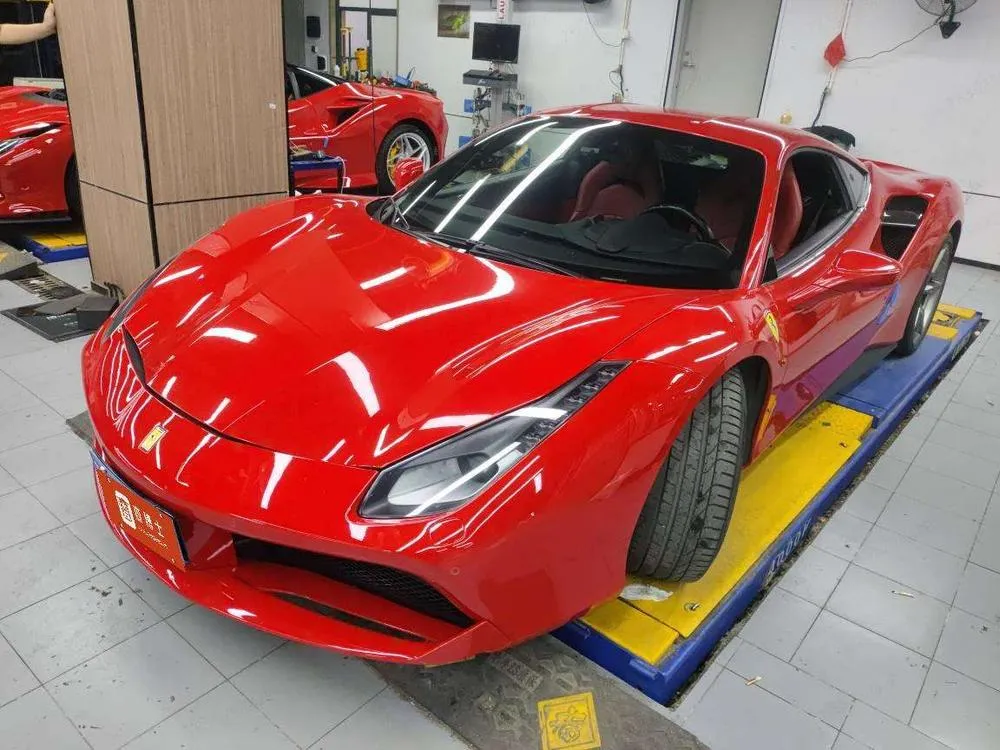 Ferrari 488, 2015