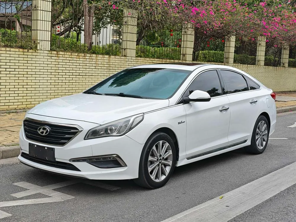 Hyundai Sonata LF 1.6T GLS Smart Version, 2015 — фото 1