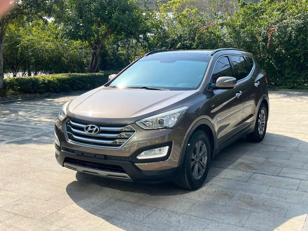 Hyundai Santa Fe 2.4L Auto 2WD Smart Version 5 Seater, 2015 — фото 1