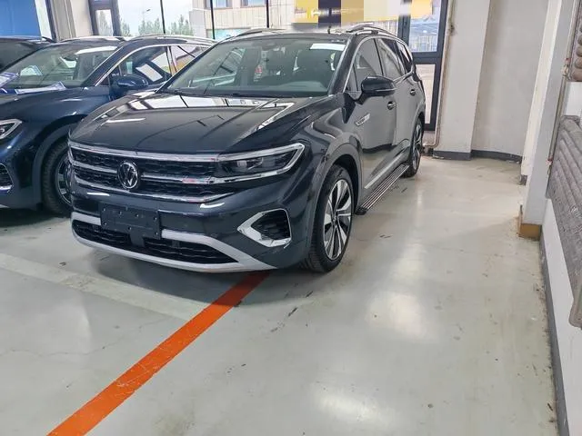 Volkswagen Tavendor 380TSI 4WD Luxury Edition Pro 6 Seater, 2023 — фото 1