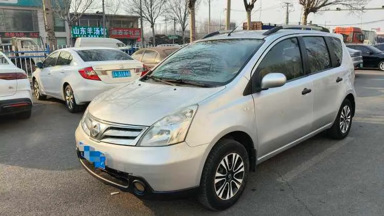 Ниссан Livina Dynamic Joy Edition 1.6L Manual Version, 2010 — фото 1
