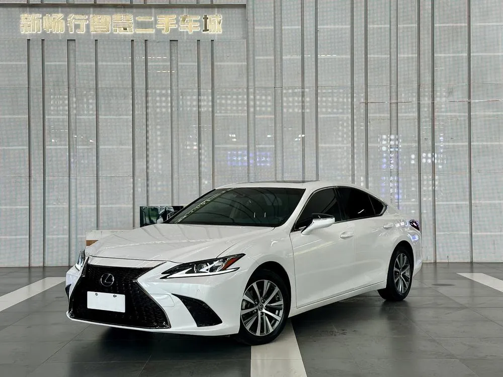Lexus ES 200 Edition, 2021 — фото 1