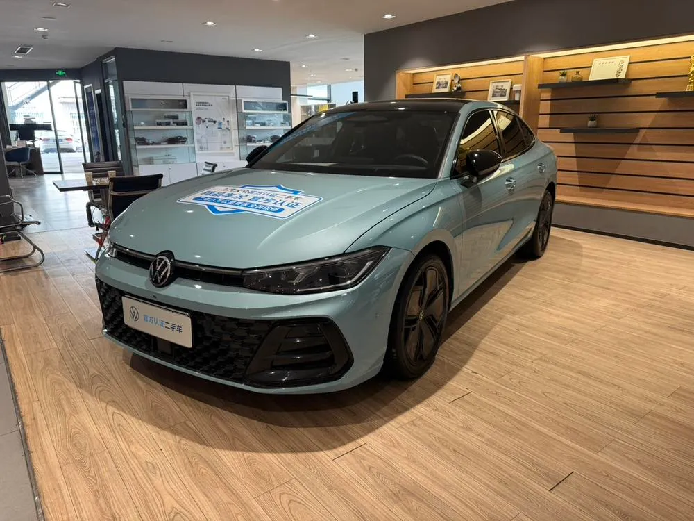 Volkswagen Passat, 2025