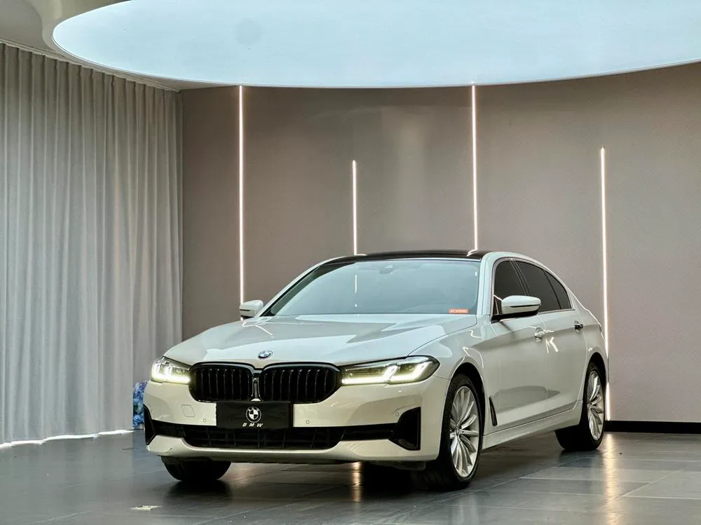 BMW 5-Series, 2021