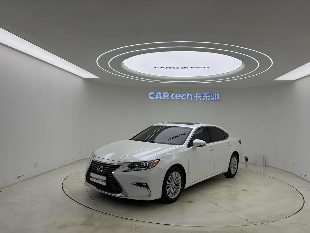 Lexus ES, 2015