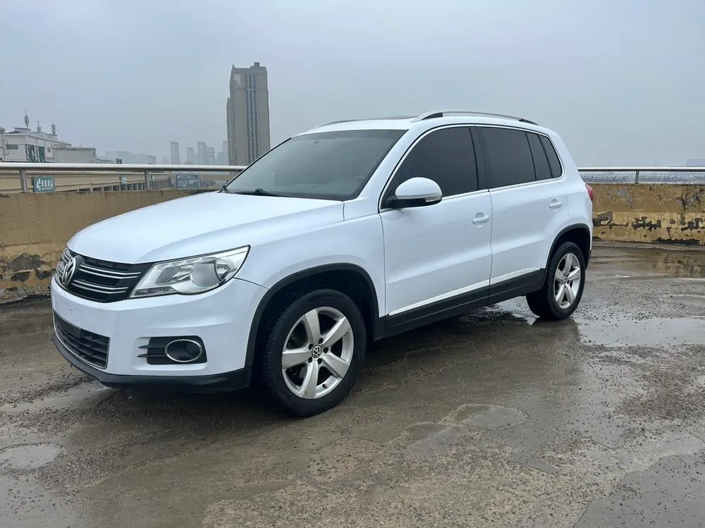 Фольксваген Tiguan 1.8TSI Auto 2WD Luxury Version, 2013 — фото 1