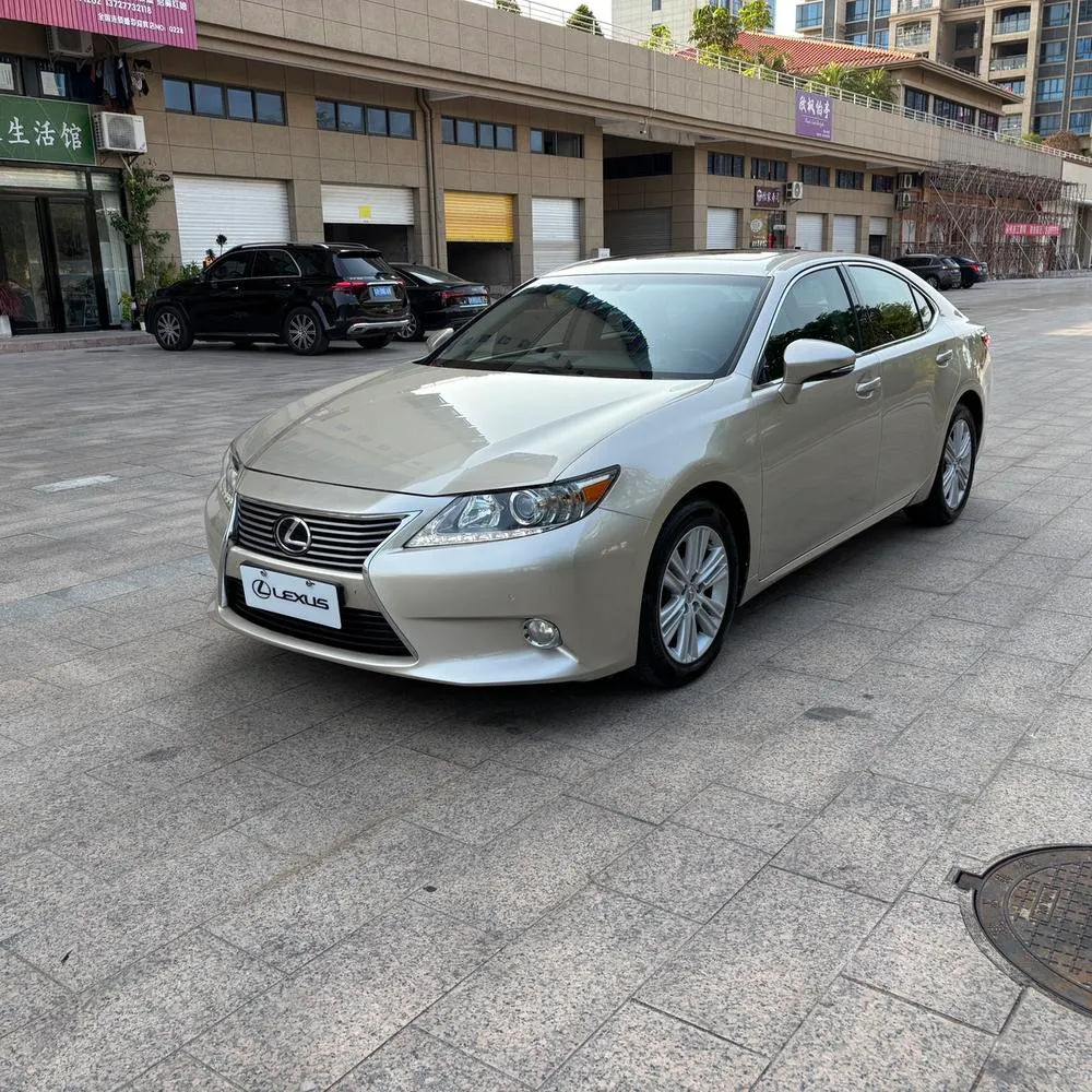 Lexus ES, 2014