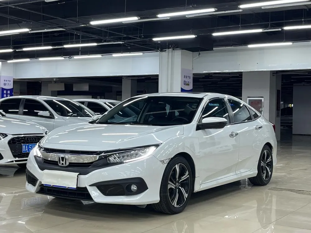 Honda Civic 220TURBO CVT尊耀 версия, 2016 — фото 1