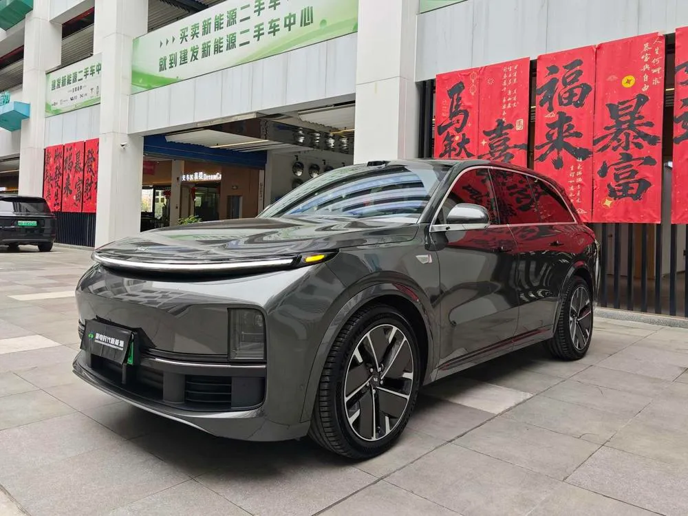 Li Auto L8 Max Smart Edition, 2025 — фото 1