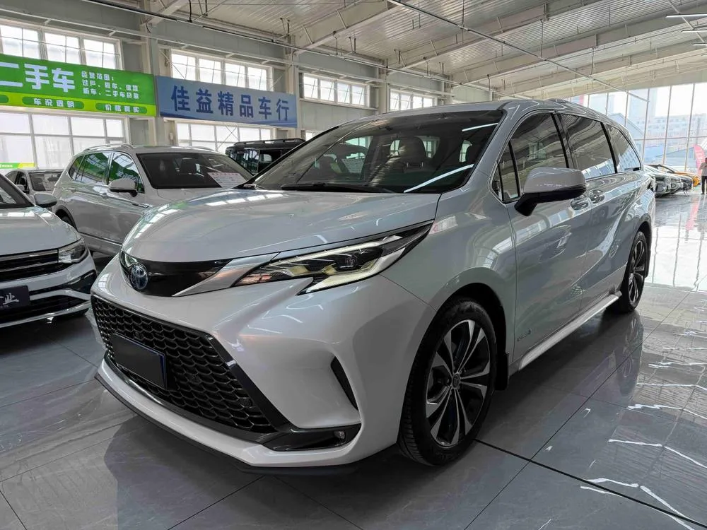 Toyota Granvia Smart Hybrid Dual Engine 2.5L Premium PLUS, 2023 — фото 1