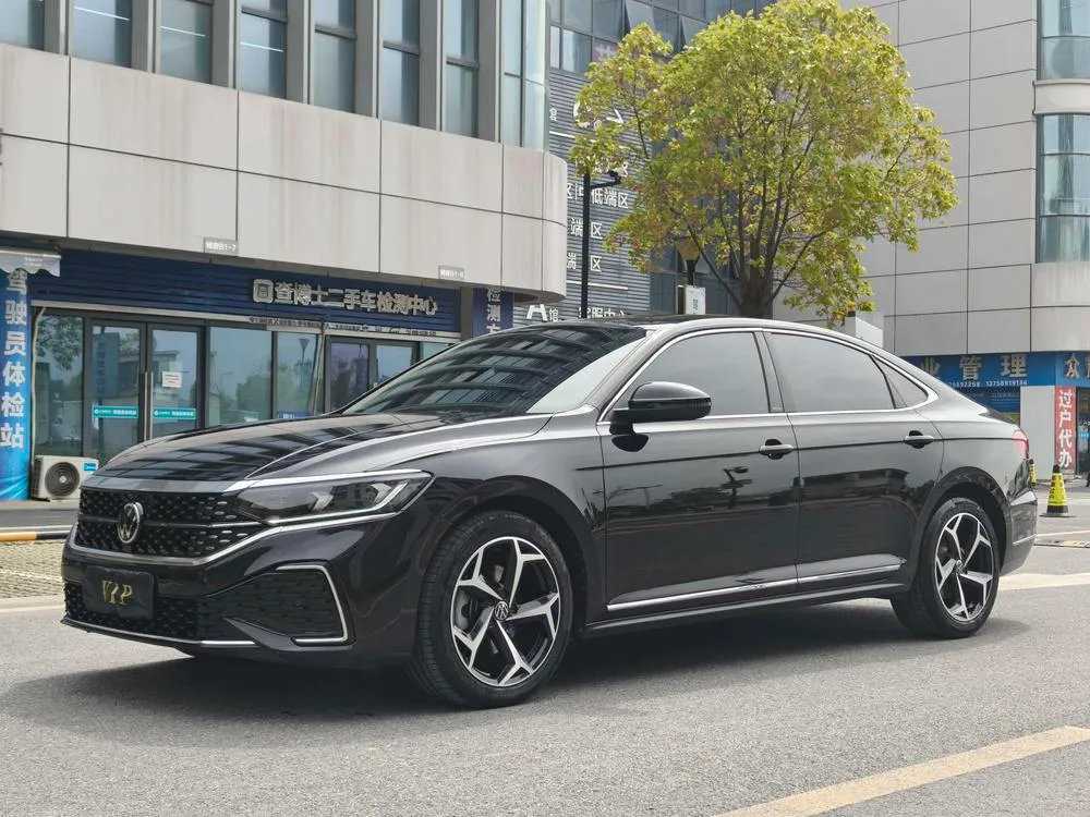 Volkswagen Passat 330TSI Elite Edition, 2024 — фото 1