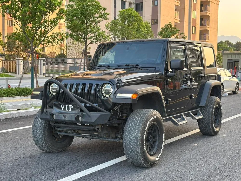 Джип Wrangler 3.6L Sahara Edition, 2013 — фото 1