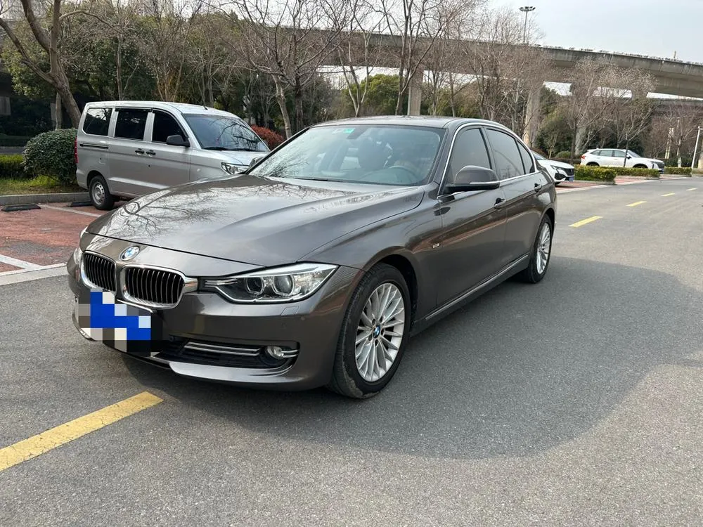 BMW 3-Series Facelift 320Li Luxury, 2013 — фото 1
