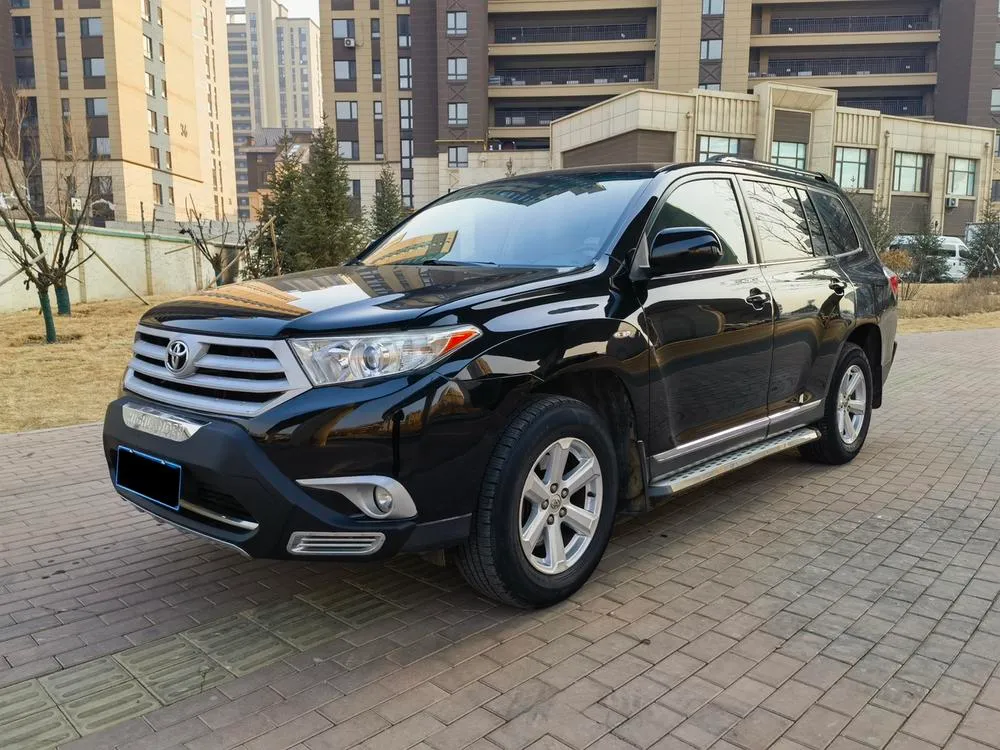 Toyota Highlander 2.7L 2WD 5 Seater Gold Edition, 2013 — фото 1
