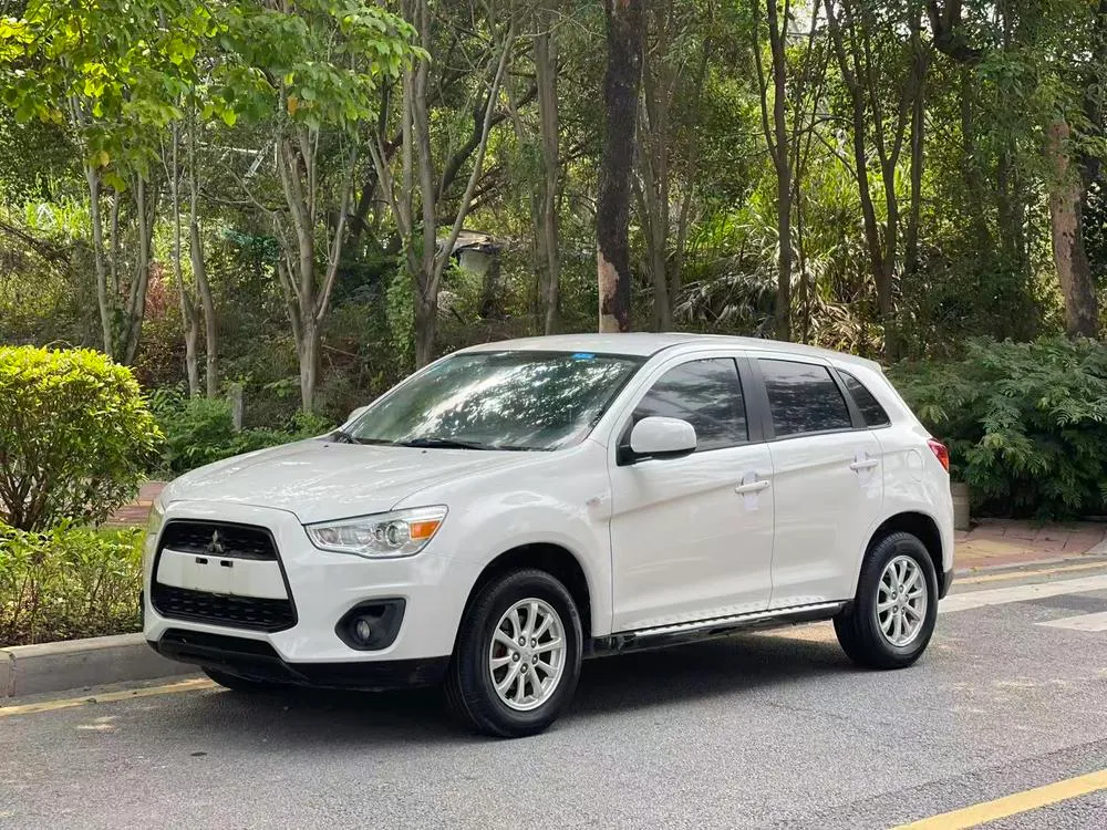 Mitsubishi ASX 1.6L Manual 2WD Standard Edition, 2013 — фото 1