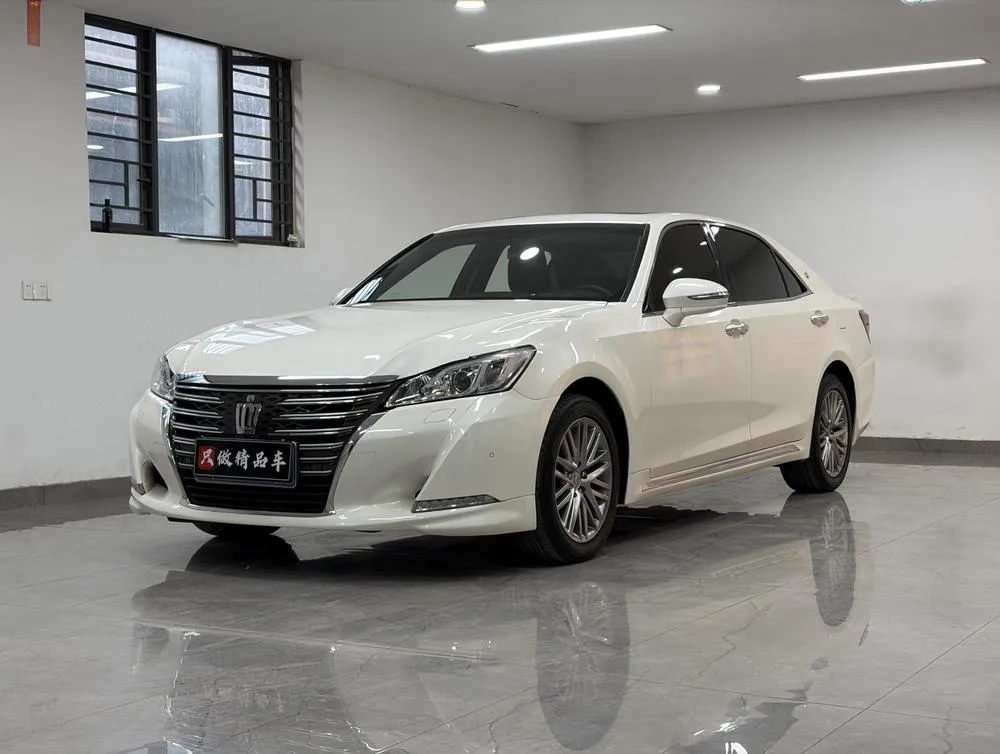 Toyota Crown, 2017