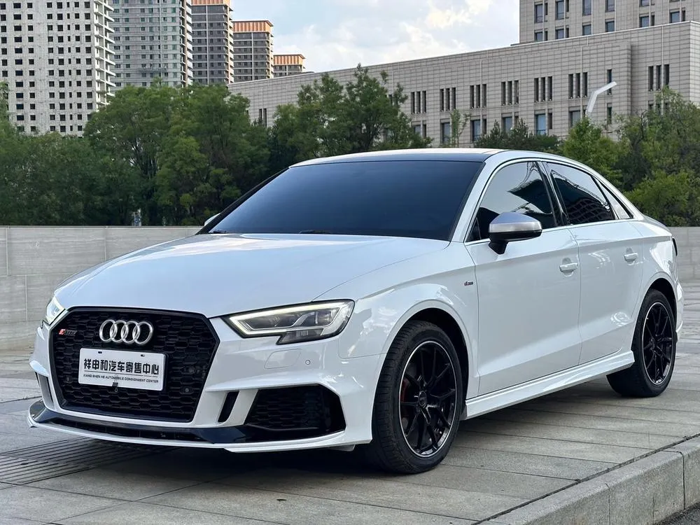 Audi A3 Limousine 35 TFSI Version CN6, 2020 — фото 1