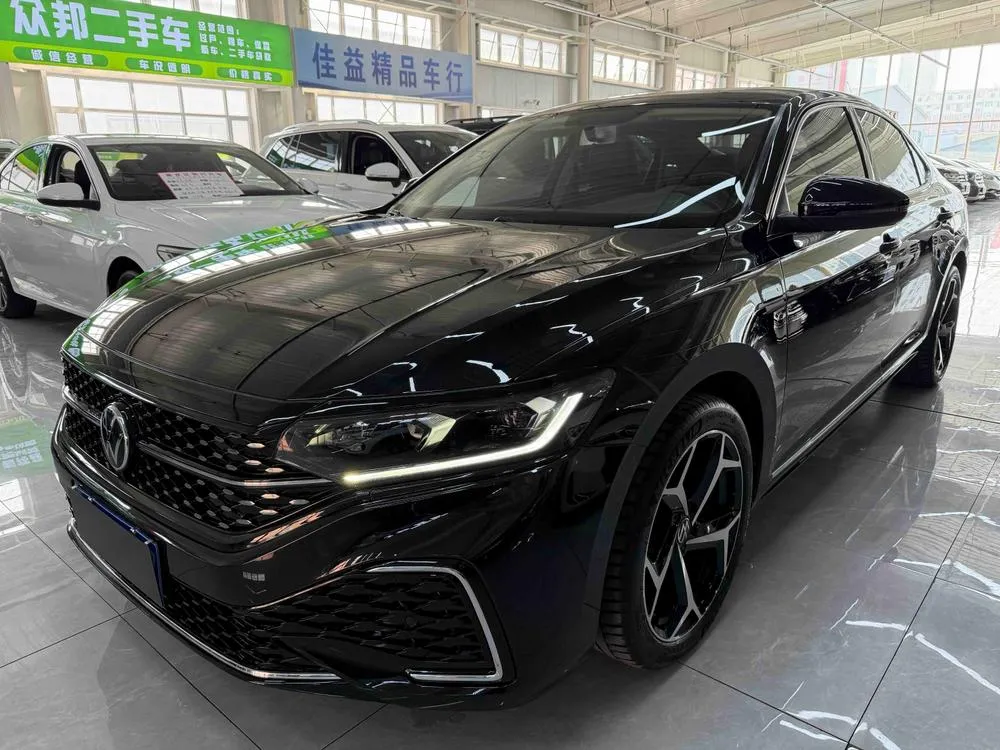 Volkswagen Passat, 2022