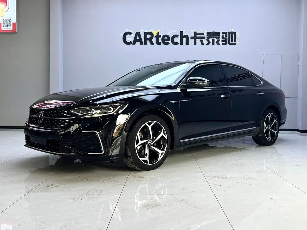 Фольксваген Passat Facelift 330TSI Luxury Edition, 2023 — фото 1