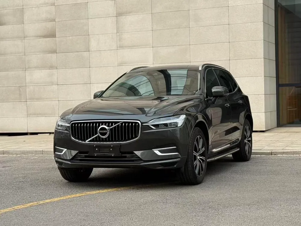 Вольво XC60 T5 4WD Luxury Edition, 2020 — фото 1