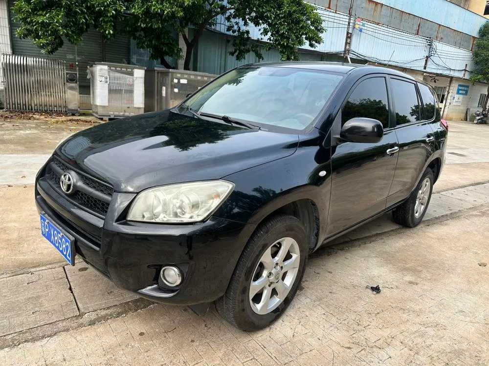 Toyota RAV4 2.0L Auto Classic Edition, 2011 — фото 1