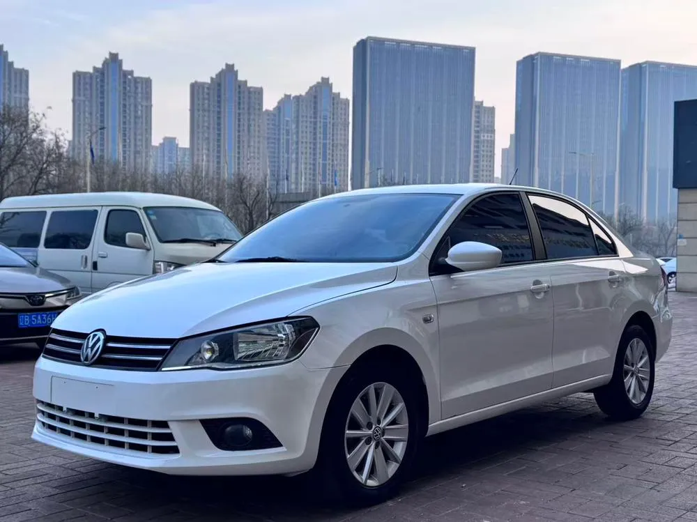 Фольксваген Jetta 1.6L Auto Luxury Version, 2013 — фото 1