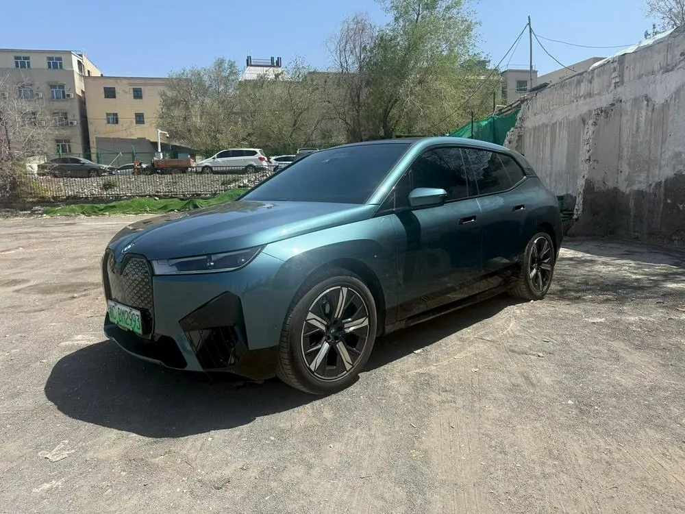 BMW iX xDrive40, 2022 — фото 1
