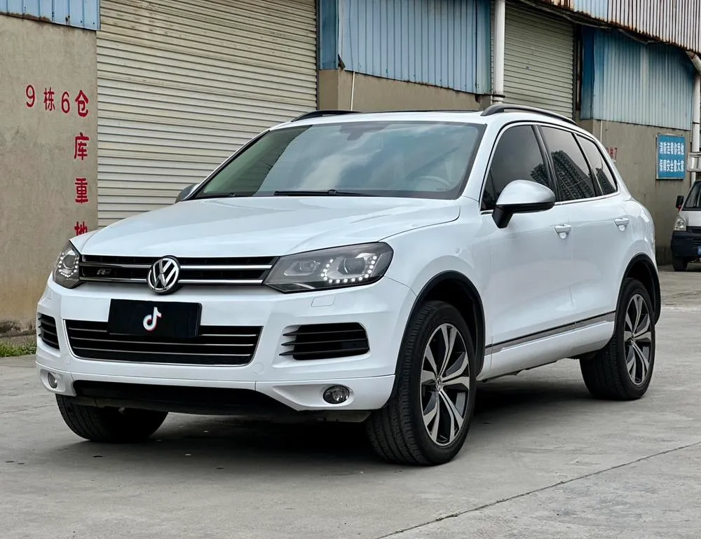 Volkswagen Touareg 3.0TSI Sharp Edition, 2014 — фото 1