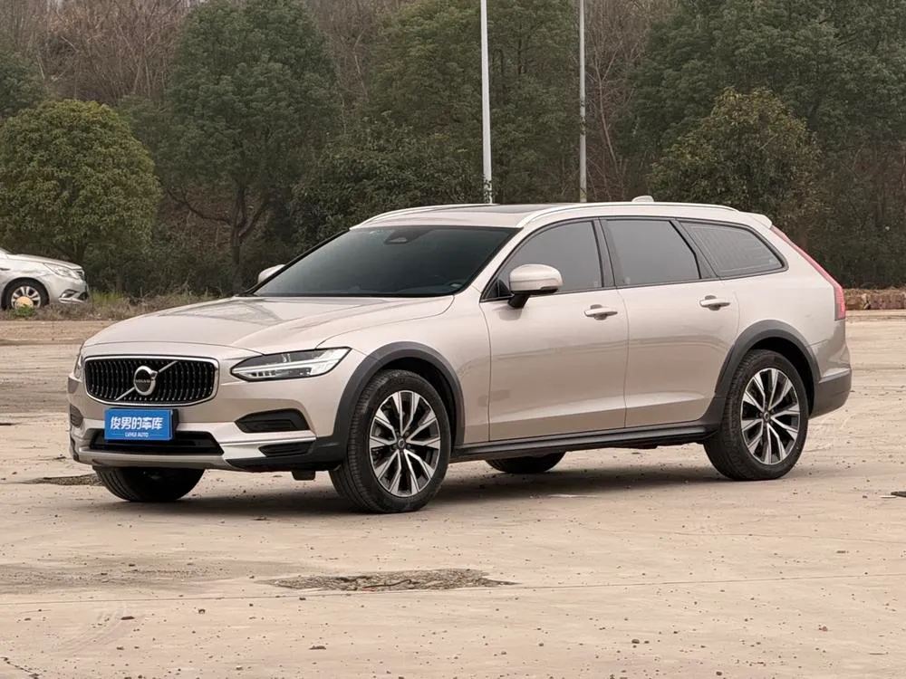 Volvo V90, 2023