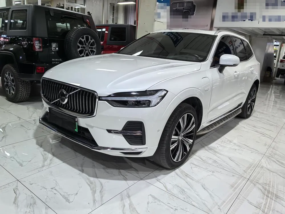 Volvo XC60 PHEV, 2022