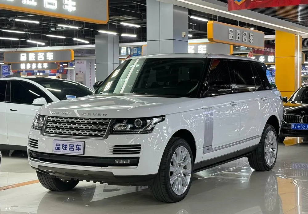 Ленд Ровер Range Rover 3.0 V6 SC Vogue SE Extended Edition, 2017 — фото 1