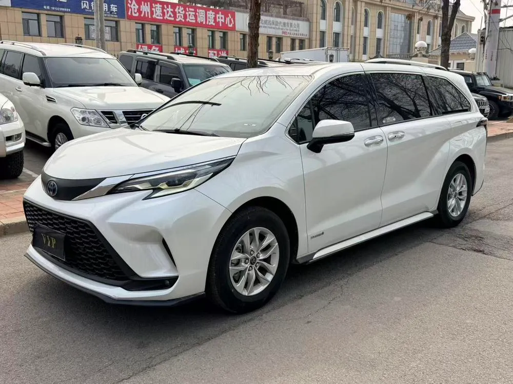 Toyota Granvia Smart Hybrid Dual Engine 2.5L Comfort Edition, 2023 — фото 1